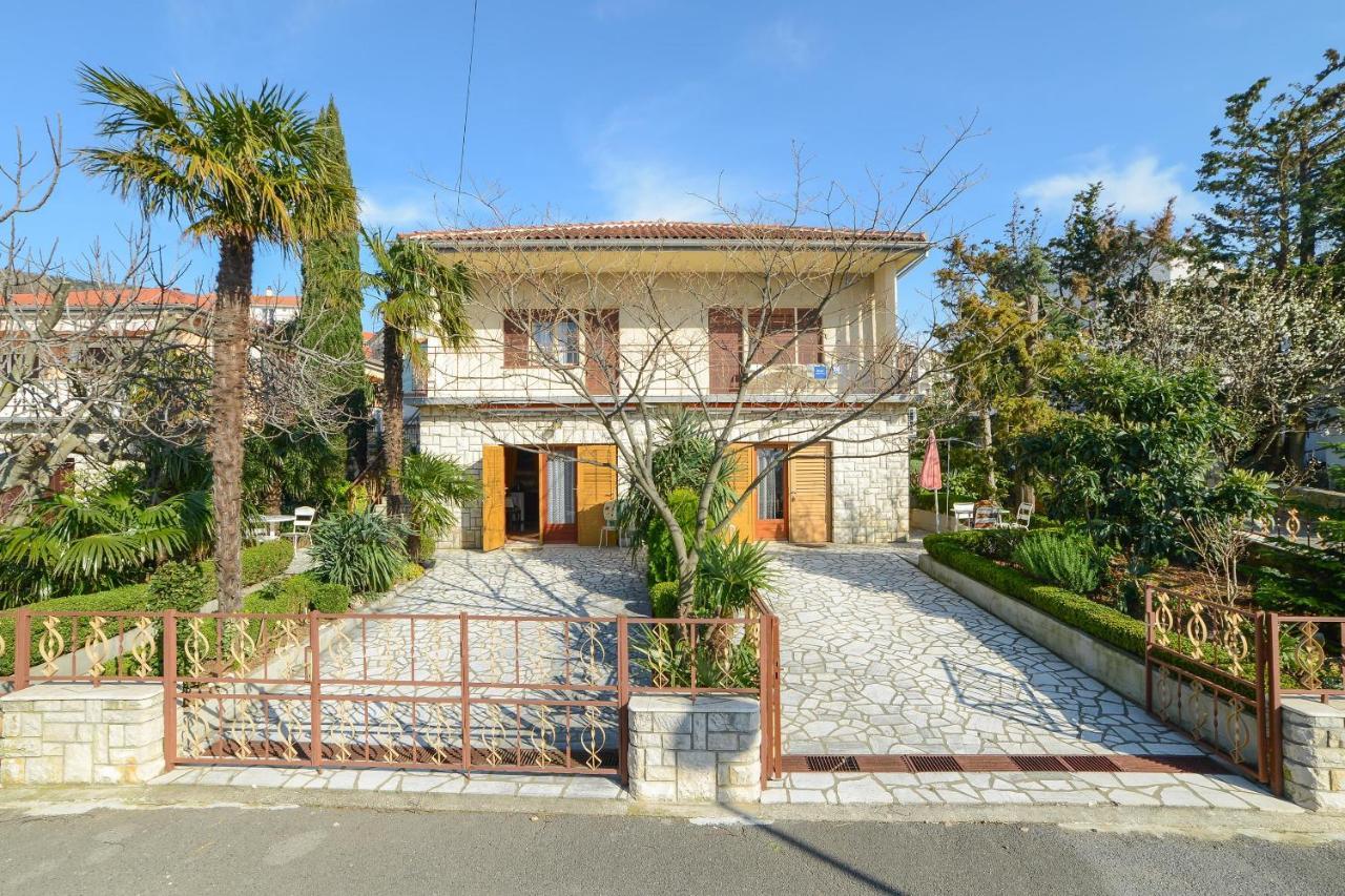 Apartments Antic 4255 Selce Exterior foto